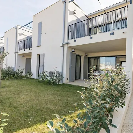Apartment 52 M² Piscine Partagee *